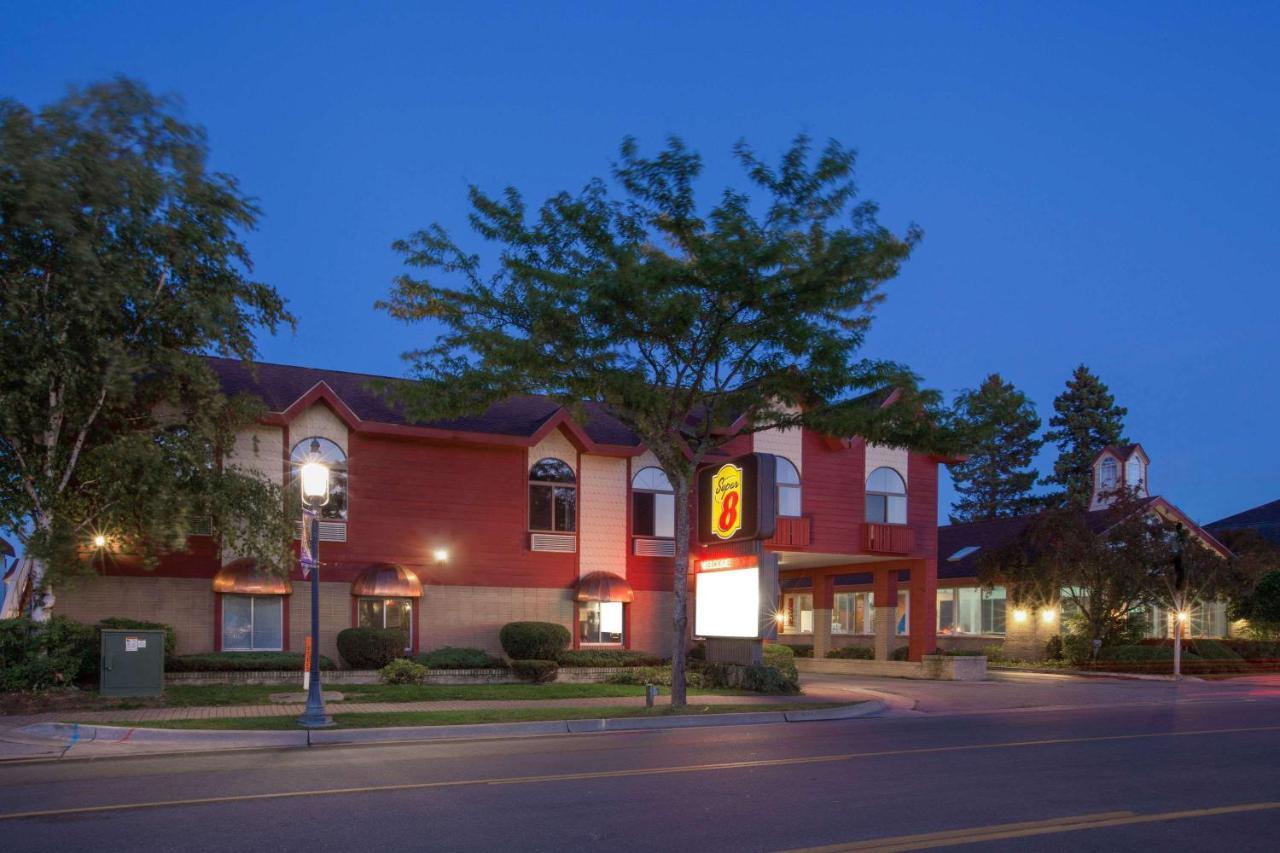 Super 8 Beachfront By Wyndham Mackinaw City, Mi Ngoại thất bức ảnh